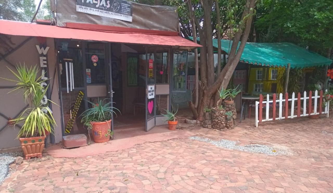 Paljas Backpackers Hotell Potchefstroom Eksteriør bilde