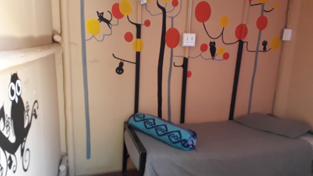 Paljas Backpackers Hotell Potchefstroom Eksteriør bilde
