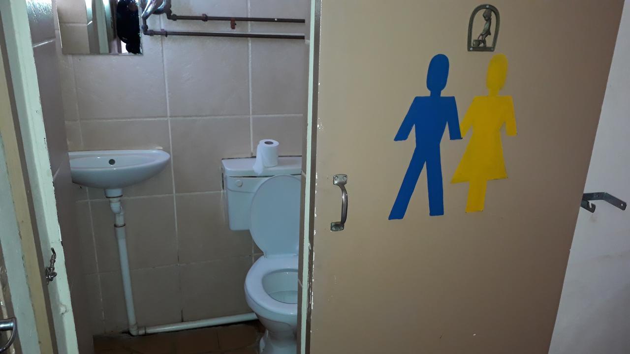 Paljas Backpackers Hotell Potchefstroom Eksteriør bilde