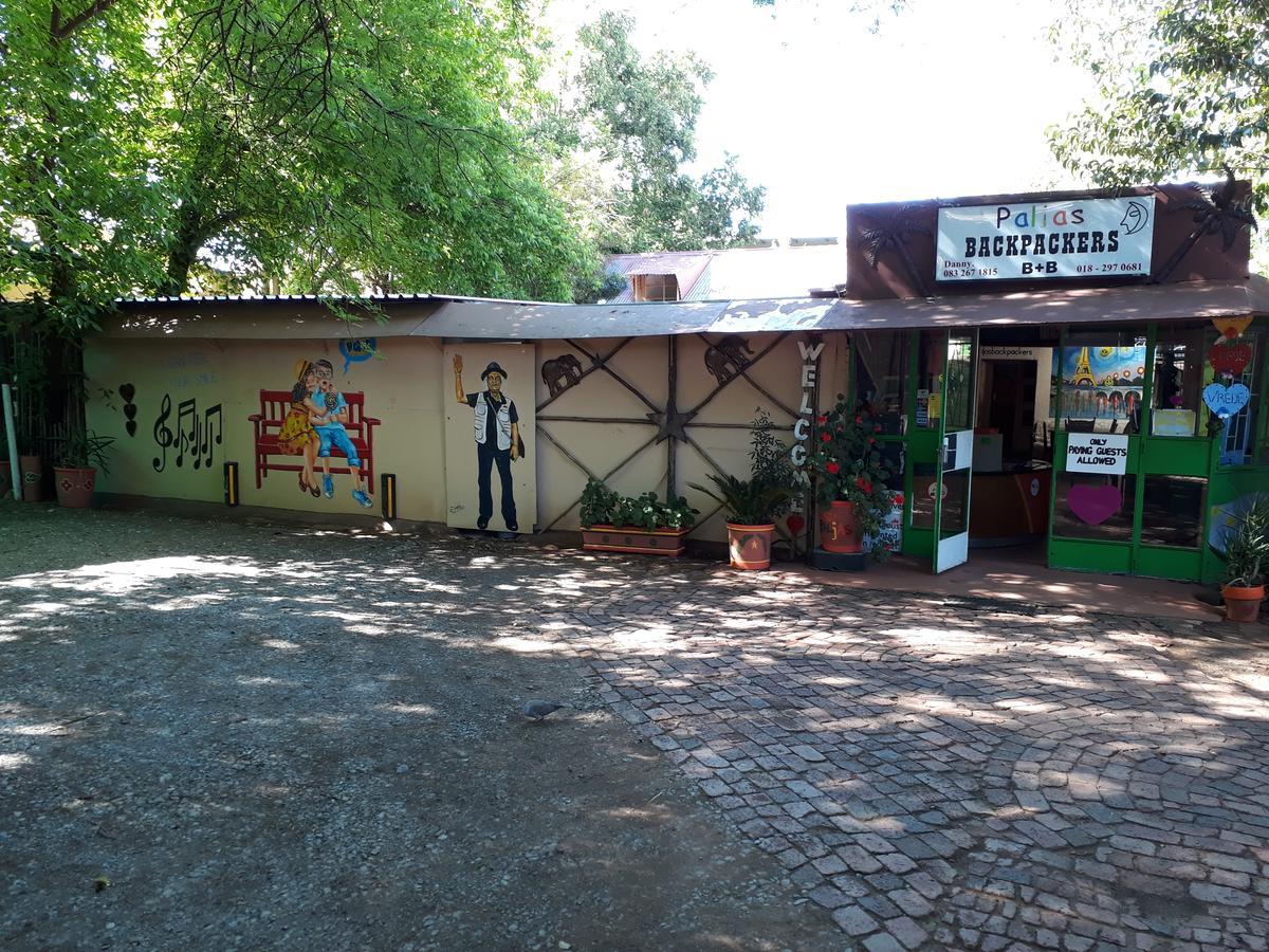 Paljas Backpackers Hotell Potchefstroom Eksteriør bilde