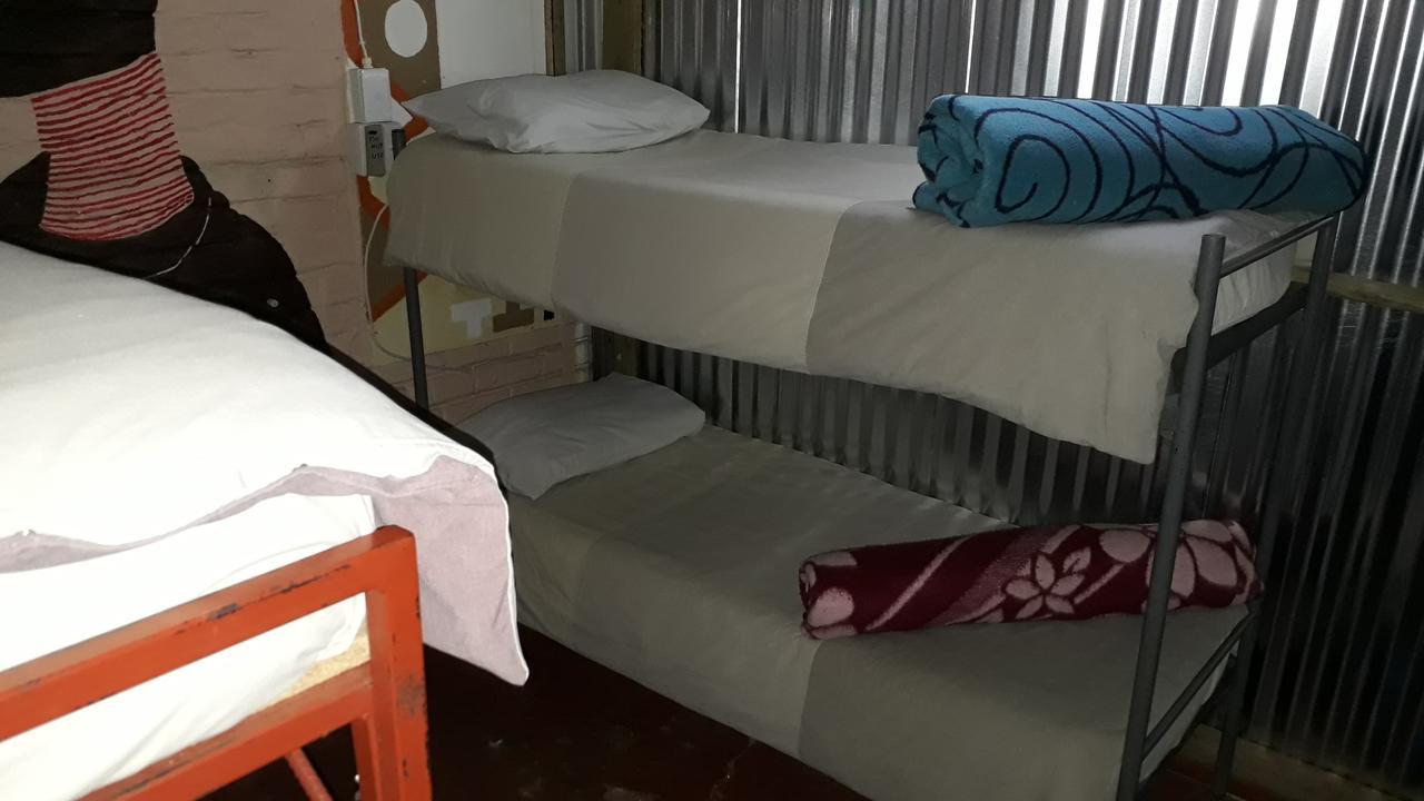 Paljas Backpackers Hotell Potchefstroom Eksteriør bilde