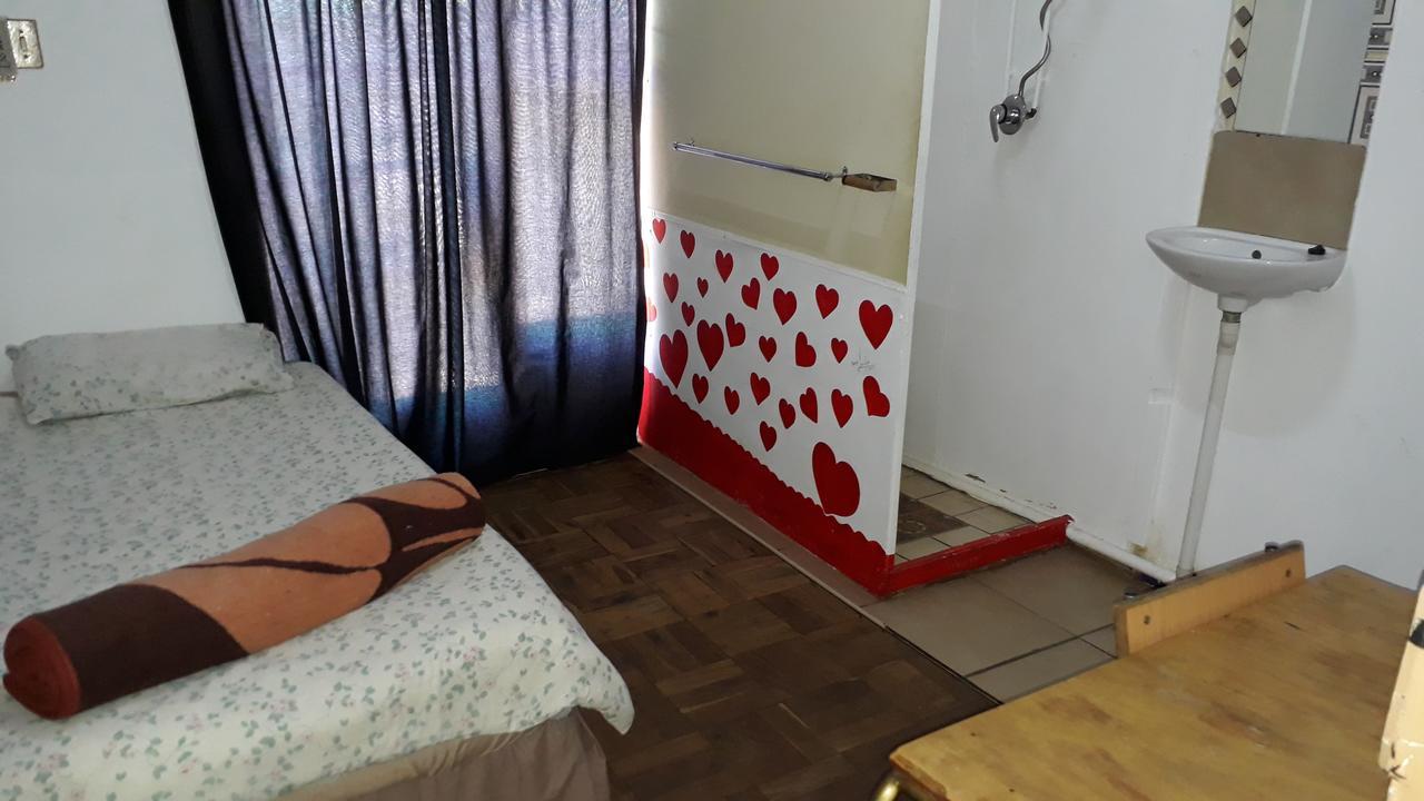 Paljas Backpackers Hotell Potchefstroom Eksteriør bilde