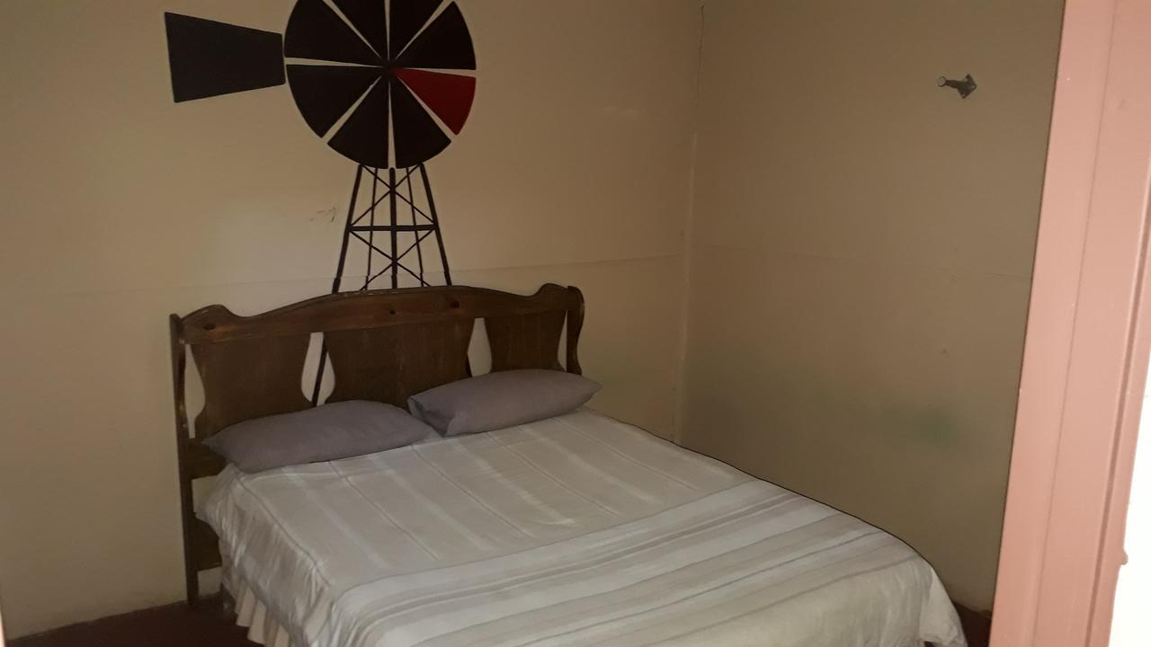 Paljas Backpackers Hotell Potchefstroom Eksteriør bilde