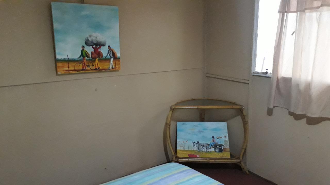 Paljas Backpackers Hotell Potchefstroom Eksteriør bilde